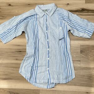 Billabong Lightweight Blue White Button Up Tee Shirt Women’s Medium